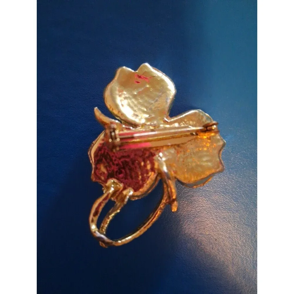 Vintage! GoldTone/Brass Petals wt Faux Pearl Center Flower/3 Leaf Clover Brooch